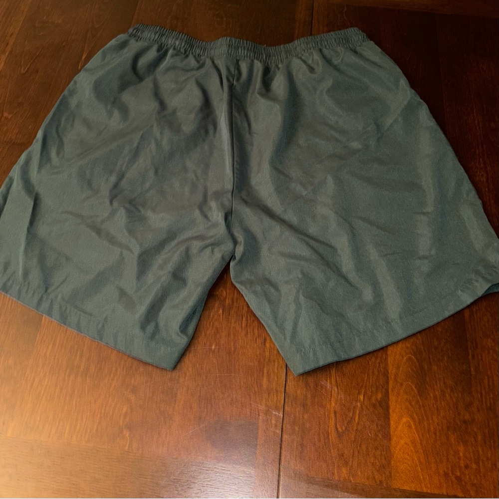 ClearOut 🎉 3xl men green short pants